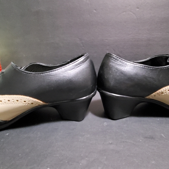 Womens Leather Shoes - Picture 4 of 8